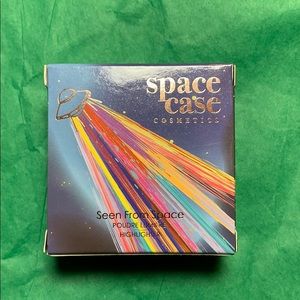 (NWT) Space Case Champagne Highlighter